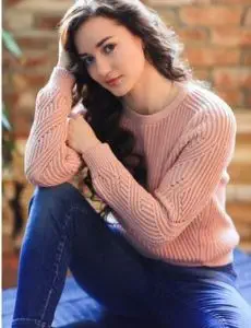 Elite escort service in Sasvad for home and hotel visits